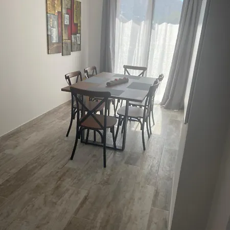 F3 Algajola Les Pieds Dans L Eau *