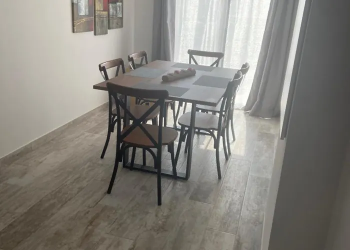 F3 Algajola Les Pieds Dans L Eau *